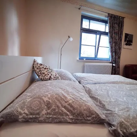 Apartment Charmantes Siebenschläfer über Café 7 *